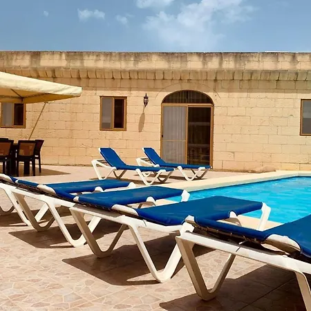 Hofra Holiday home *